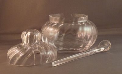 Dartington FT324/1 Breakfast Show
"Breakfast Show" Ripple marmalade pot with spoon, 1982. 
Keywords: british;table;sold
