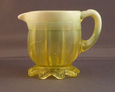 Davidson 1891 suite medium creamer/milk jug
Primrose pearline. 255. AKA Lady Caroline
Keywords: british;pressed;table