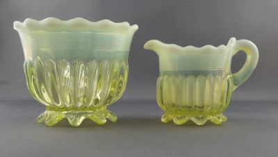 Davidson 1891 suite sugar and creamer/milk jug
Primrose pearline. 255. AKA Lady Caroline
Keywords: british;pressed;table