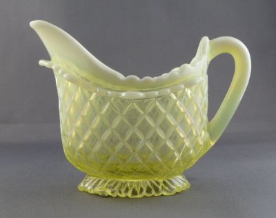 Davidson "Quilted Pillow Sham" creamer/milk jug
Primrose Pearline. 900 suite 1893
Keywords: british;pressed;table