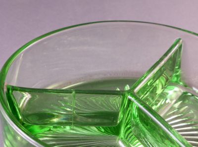 Divided pickle dish
Large annealing flaw
Keywords: pressed;table;sold