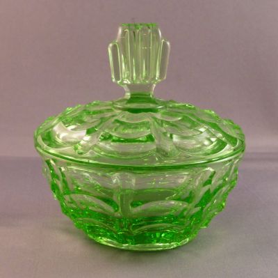 Dressing table set L, large pot
Czech
Keywords: bathbed;pressed;czech;sold