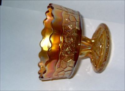 Dugan Maple Leaf
Berry bowl. Marigold. Note the lack of a maple leaf and the Soda Gold background
Keywords: american;sold;table;dessert;carnival