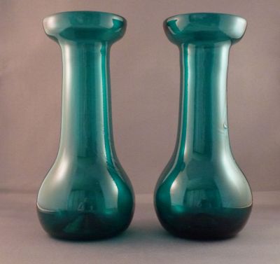 Teal green mid-19th C hyacinth vase
Webb 3117?
Keywords: vase;hyacinth;british