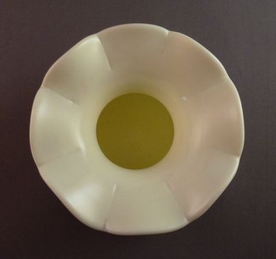 Edward Webb Worcester Ivory gilded posy
Crimped rim. Custard glass
Keywords: blown;british;enamelgilt;vase