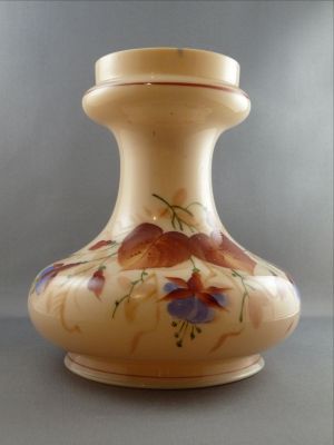 Bohemian enamelled hyacinth vase
Fuschias
Keywords: czech;hyacinth;vase;enamelgilt