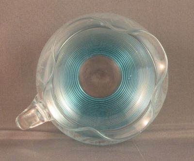 Threaded and engraved creamer/milk jug
Top view
Keywords: table;british;engraved