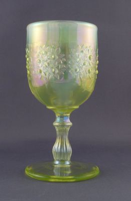 Fenton Orange Tree wine glass
Vaseline opal carnival
Keywords: american;barware;uranium;carnival
