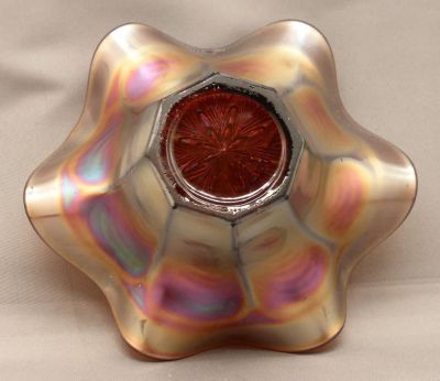 Fenton Peacock Tail hat vase
Amethyst base glass
Keywords: american;vase;sold;carnival