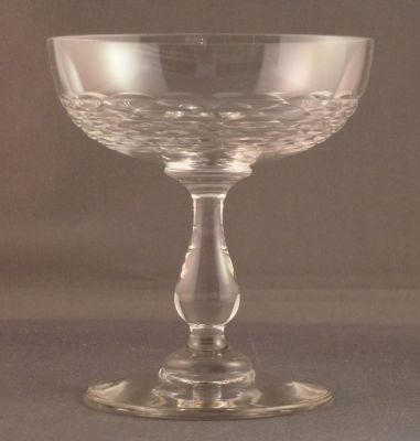 Champagne coupe, fishscale cut
Inverted baluster stem. Lead crystal
Keywords: cut;sold;barware