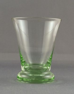 Footed large tot glass
Fire-polished rim
Keywords: barware;blown
