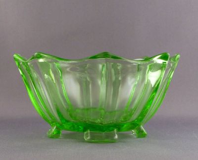 Inwald? sugar bowl
Four feet
Keywords: czech;pressed;table