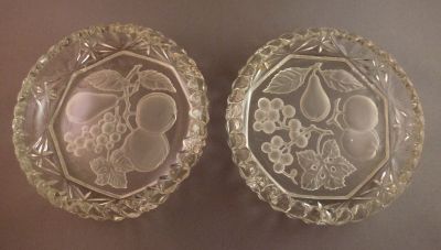 Shallow dish, intaglio fruit
Different fruit designs
Keywords: table;dessert;sold