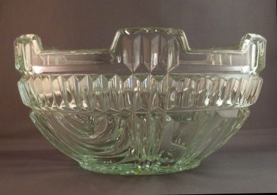 Pale green fruit bowl
Keywords: table;dessert;sold