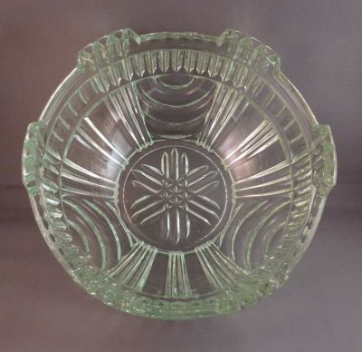 Pale green fruit bowl
Keywords: table;dessert;sold