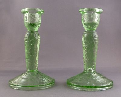 Brockwitz? geometric patterned candlesticks
Slight post-moulding slump
Keywords: german;pressed;bathbed;candle;sold
