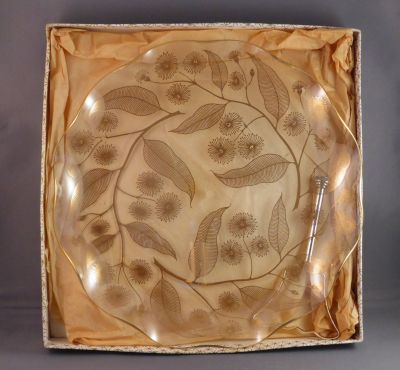 Chance gold Calypto cake plate
Original box
Keywords: british;table;sold;dessert