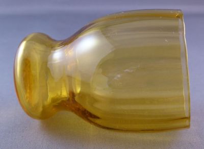 Amber uranium, golden, shot glass
Fine optic rib
Keywords: barware;blown