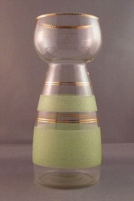 Czech 1950s hyacinth vase, green crinkles
Czech blank decorated in the UK with gilding and Matthey Crinkles perhaps by Denart
Keywords: vase;hyacinth;czech;enamelgilt