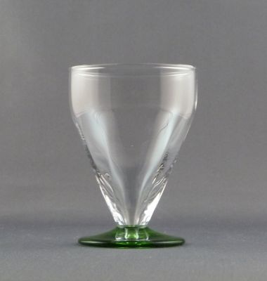 Optic rib green uranium foot sherry glass
Safety rim
Keywords: barware;blown