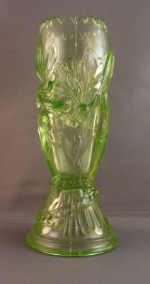 Hand vase
Holding acorns and leaves
Keywords: british;pressed;vase