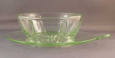 Small handled serving dish
Mayo dish?
Keywords: pressed;table;sold