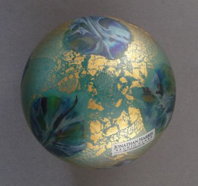 Jonathan Harris Eden
Top. Emerald with satin finish
Keywords: british