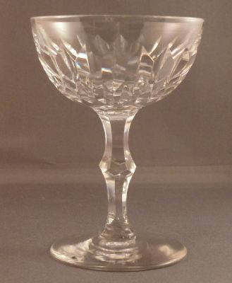 Champagne coupe, double hexagon cut
Polished pontil mark
Keywords: cut;sold;barware