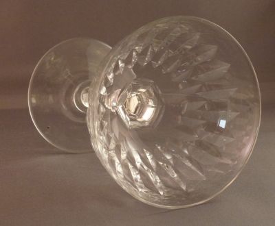 Champagne coupe, double hexagon cut
Keywords: cut;sold;barware