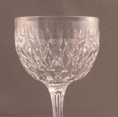 Air stem cut wine glass
Cross cuts with olive cuts on either side
Keywords: sold;cut;barware