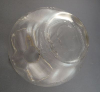 Optic ribbed posy vase
Polished pontil mark. Lots of wear
Keywords: blown;vase;sold