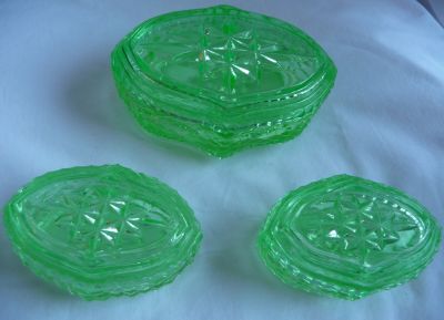 Bagley Ilkley dressing table pots
2033. Two small, one large
Keywords: british;sold;pressed;bathbed