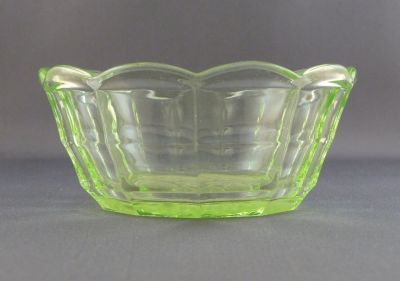 Inwald Jacobean aka Lord small dessert bowl
Intaglio fruit base
Keywords: czech;pressed;table;sold