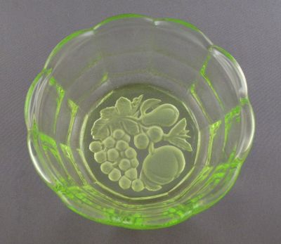 Inwald Jacobean aka Lord small dessert bowl
Intaglio fruit base design
Keywords: pressed;table;czech;sold