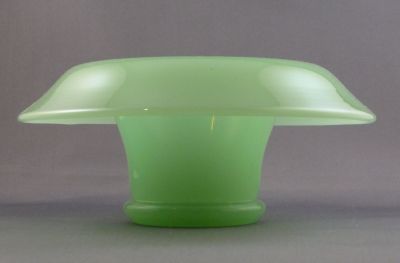 Jade mushroom posy
Pale jade green. Likely English
Keywords: blown;vase;british