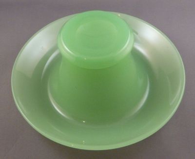 Jade mushroom posy
Polished pontil mark
Keywords: blown;vase;british