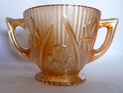 Jeannette Iris and Herringbone
Sugar bowl. Marigold. 1970s
Keywords: american;sold;table;carnival