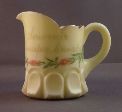 Jefferson Ribbed Thumbprint jug
No. 221. 1905-1907. Souvenir of Winnepeg, Canada. Custard glass
Keywords: american;pressed;table