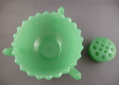 Jobling 2077 3-handled small bowl
Bowl and flower block
Keywords: british;pressed;vase