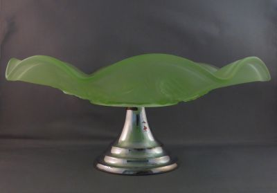 Jobling 5000 fircone crimped plate
Side view
Keywords: british;pressed;table;dessert;sold