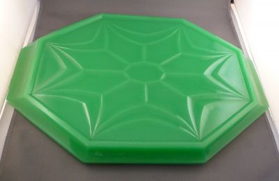 Jobling jade 12500 dressing table set tray
Reg. No. 795794 on RHS handle. Base
Keywords: british;pressed