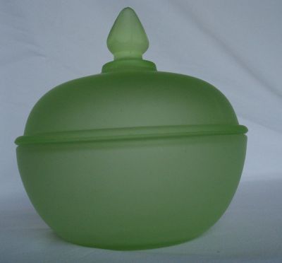 Jobling powder bowl
No 2539
Keywords: british;sold;pressed;bathbed