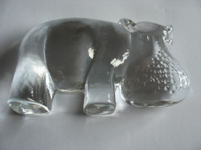 Kosta Boda flat-back hippo
Sweden
Keywords: sold;scandi;figure