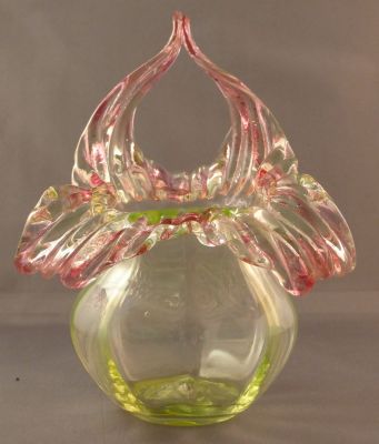 Kralik floriform vase
Keywords: blown;czech;vase
