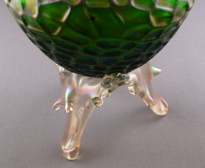 Kralik honeycomb panel posy
Iridescent feet and body
Keywords: czech;blown;vase