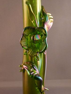 Kralik thorn vase with flowers and leaves
Flower close up
Keywords: czech;blown;vase