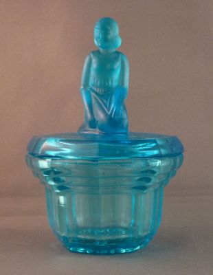 Egyptian dressing table set
Large pot
Keywords: bathbed;czech;pressed;sold