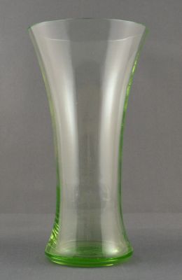 Flared lager glass
Optic rib, ground and fire-polished rim
Keywords: blown;barware;sold