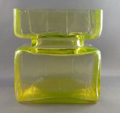 Riihimäen Lasi Pala large vase
Helena Tynell. Finland
Keywords: scandi;blown;vase