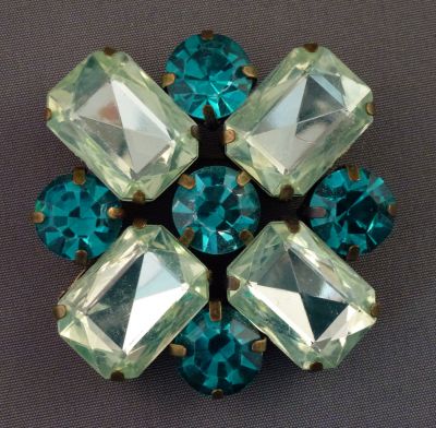 Brooch, light green stones uranium
Unusually large stones
Keywords: uranium;sold